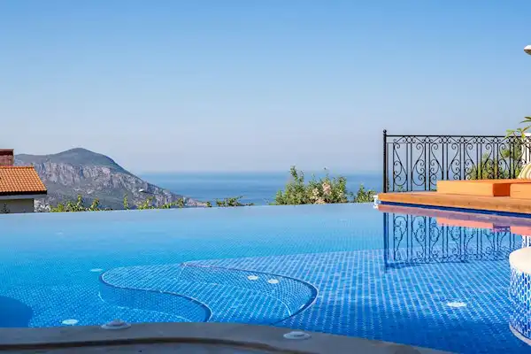 Doğada Tatil: Havuzlu ve Manzaralı Villalarda Şehirden Uzaklaşın