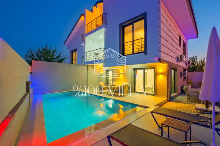 Villa Alp - Korunaklı Havuzlu ve Jakuzili 3+1 Villa