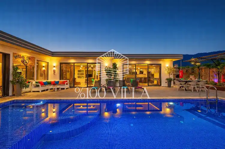 Villa Colorful