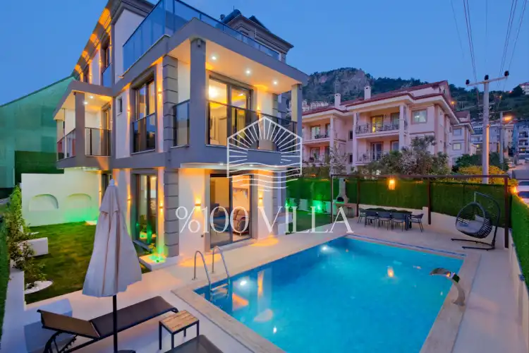 Villa DENİZ - Plaja Yakın ve Lüks Villa