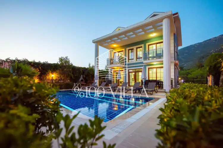 Villa Miel Trio