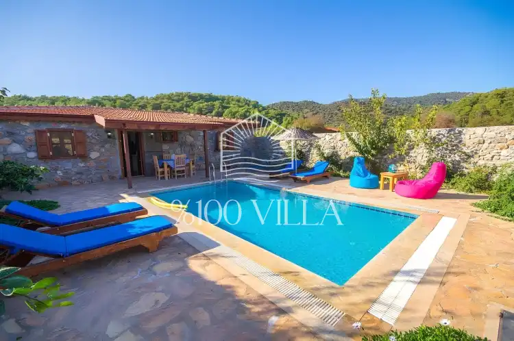 Villa Arya