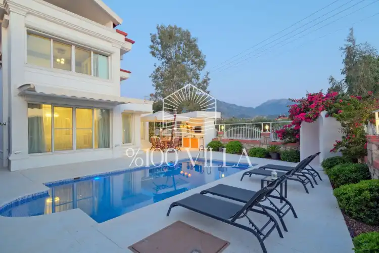 Villa Rose White - Plaja Yakın ve Lüks Villa